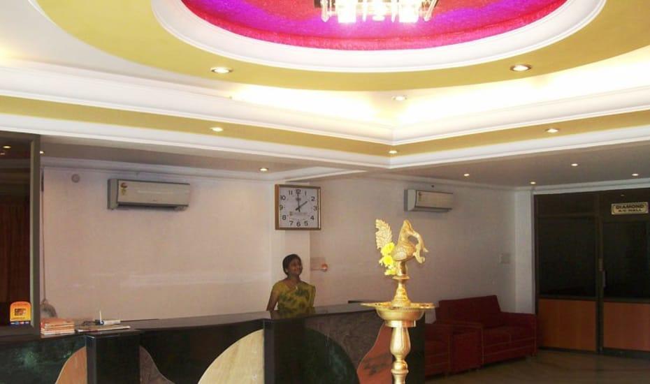 Sri Srinivasa Residency Otel Kadapa Dış mekan fotoğraf